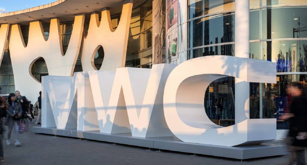 Letra corpórea destacada en el Mobile World Congress 2024.